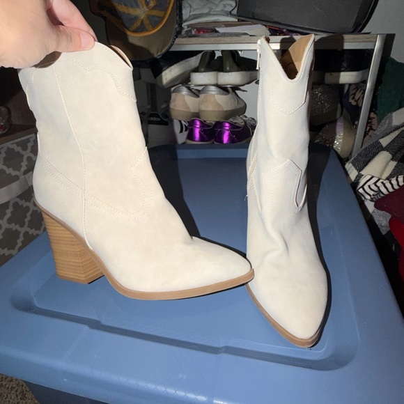 Kohl's Shoes - Kohl's Cream Western-Inspired Block Heel Ankle Boots